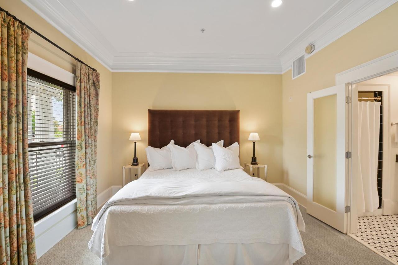 The James Madison Inn Екстериор снимка