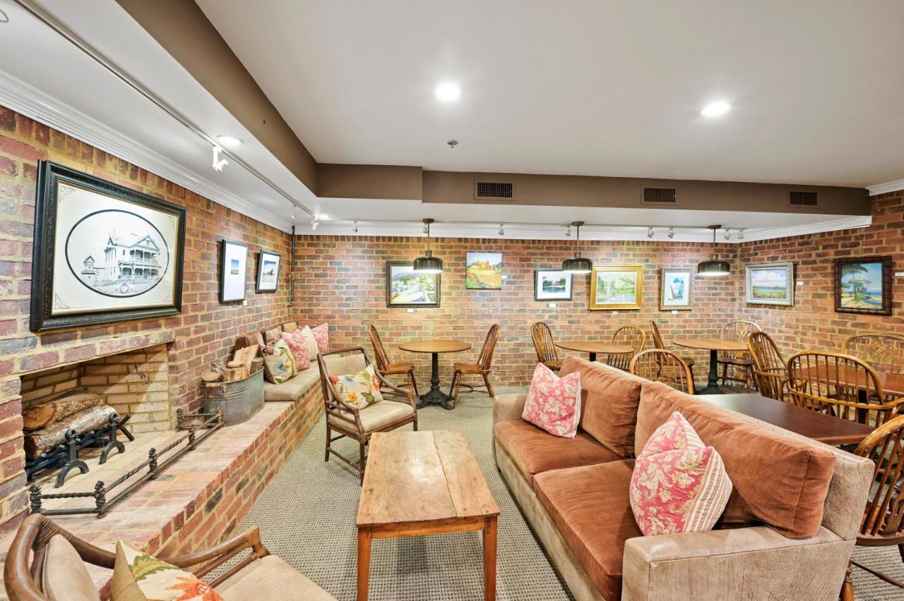 The James Madison Inn Екстериор снимка