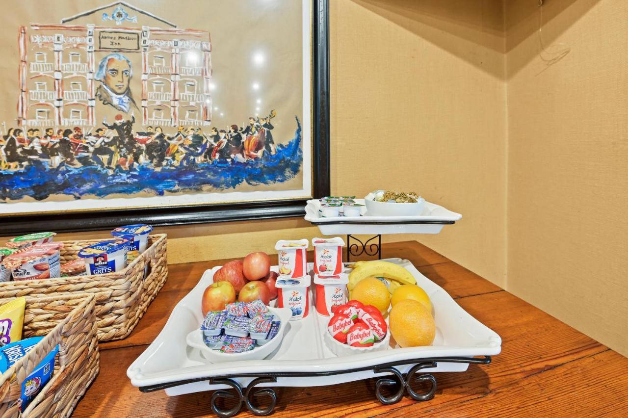 The James Madison Inn Екстериор снимка
